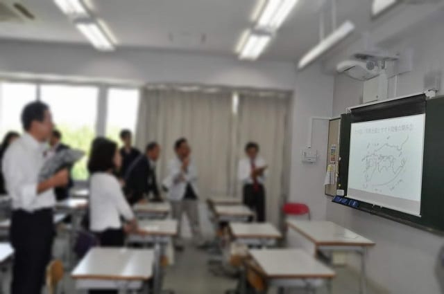 同窓会での模擬授業