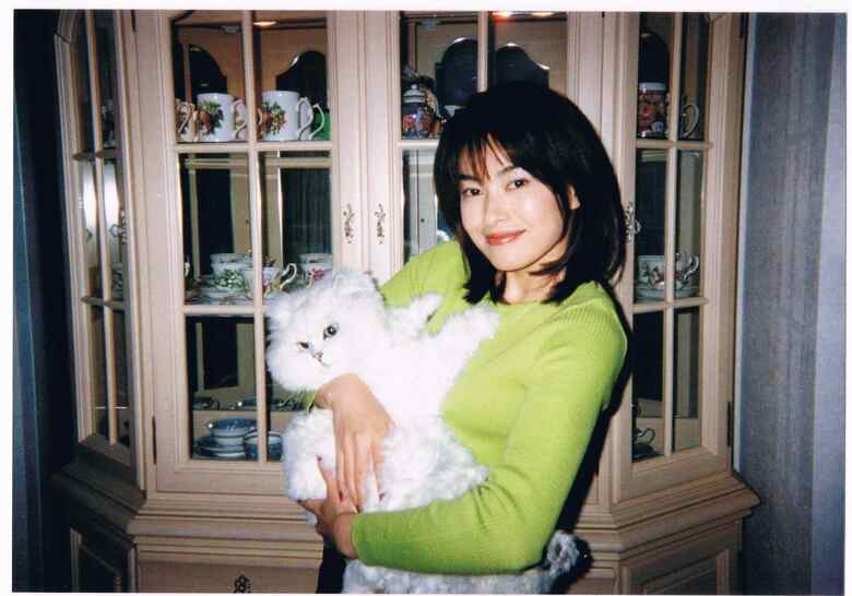 20代後半でタレント活動と並行して動物保護もスタート