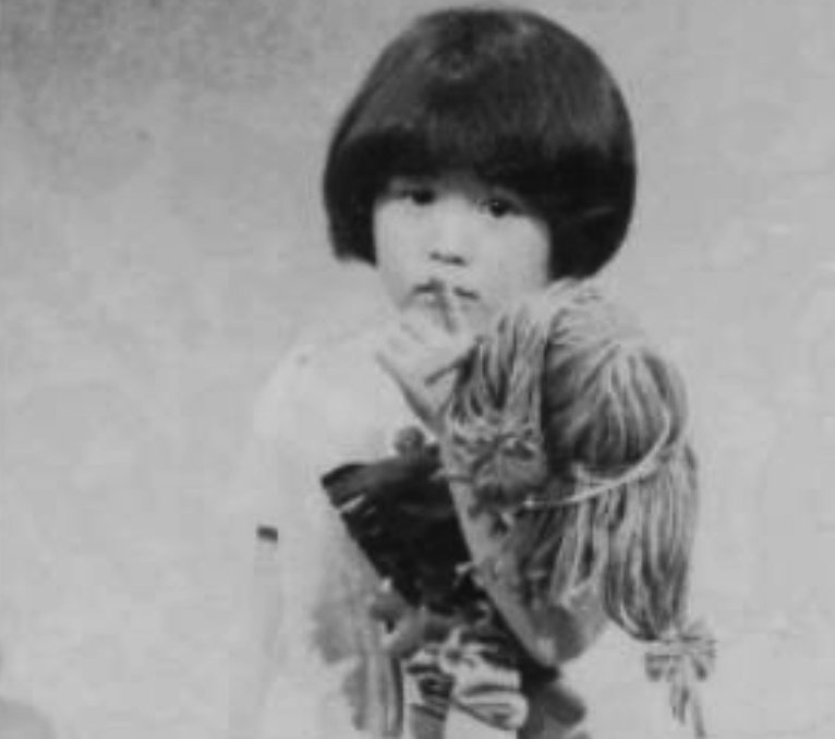 4歳のころの斉藤こず恵さん