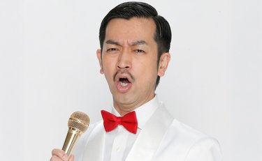 ムーディ勝山「仕事に行くフリをしてハトに餌をやった」。月収640万から転落、深夜の食卓で男泣きした妻の「1通の手紙」