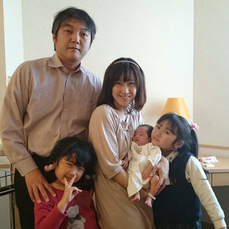 息子生後約2か月、退院前の病室にて