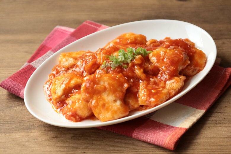 「鶏のチリソース」鶏肉がまるでエビのような食感に！