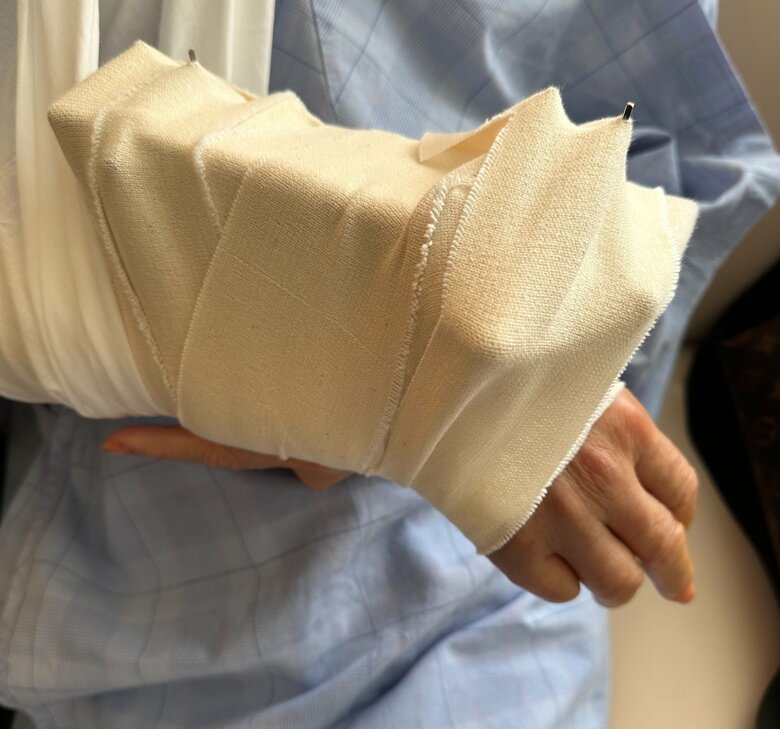 転倒し腕を大ケガ