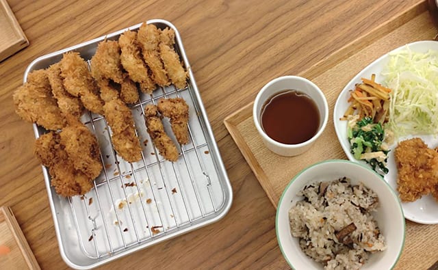 家族が大好きだという中村さんのひと口かつ