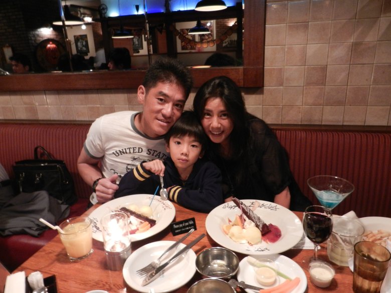 息子さんが小さいときの家族写真