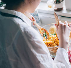 カレーに納豆・トマトに砂糖…これって我が家だけ!?超ローカルレシピ