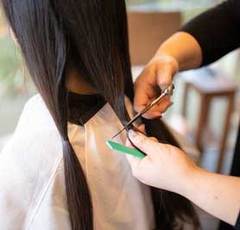 ヘアドネーションとは!?ママや子どもの髪の毛を寄付して役立てたい