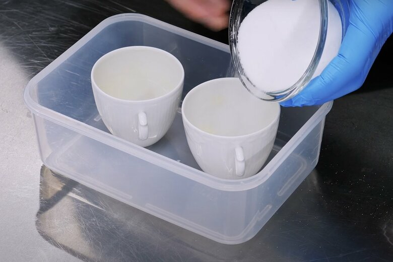 【作り方2】グラニュー糖を適量入れる