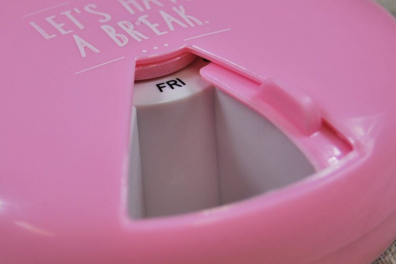 ダイソーのおすすめ商品「ウィークリーピルケース」の商品画像