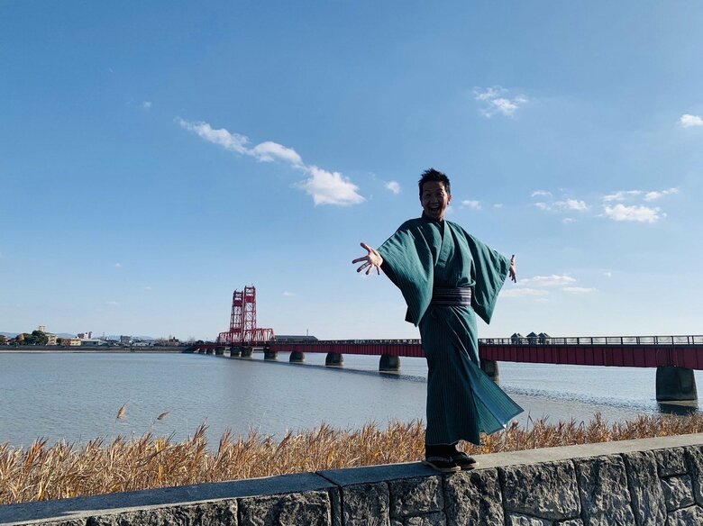 現在は福岡を拠点に活動中の波田陽区さん