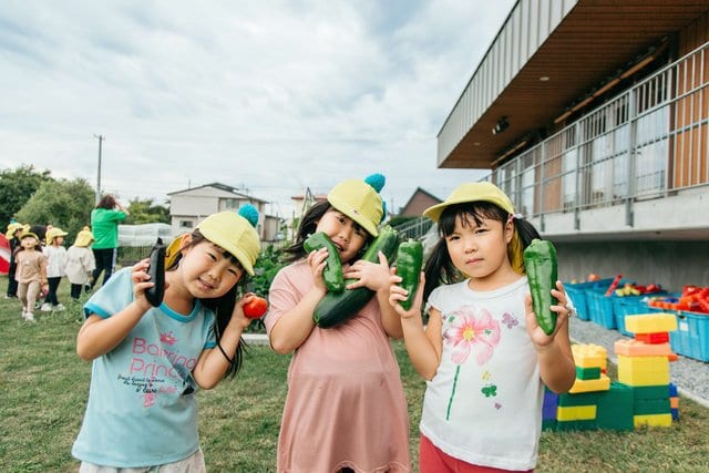 子ども園で収穫した野菜