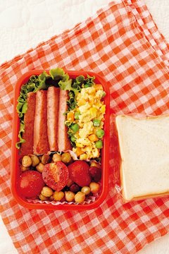 スパムとミックスベジタブルのパン弁当のレシピ