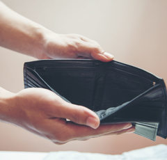 会計でお金が足りない…トラウマを抱えた人の再発防止策は「あそこに5000円」