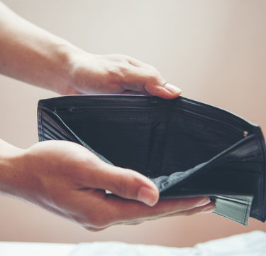 会計でお金が足りない…トラウマを抱えた人の再発防止策は「あそこに5000円」