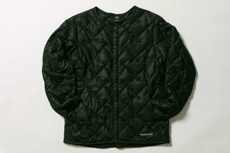 ブラックのほか、ハンターグリーン、シグナルレッドの３色展開