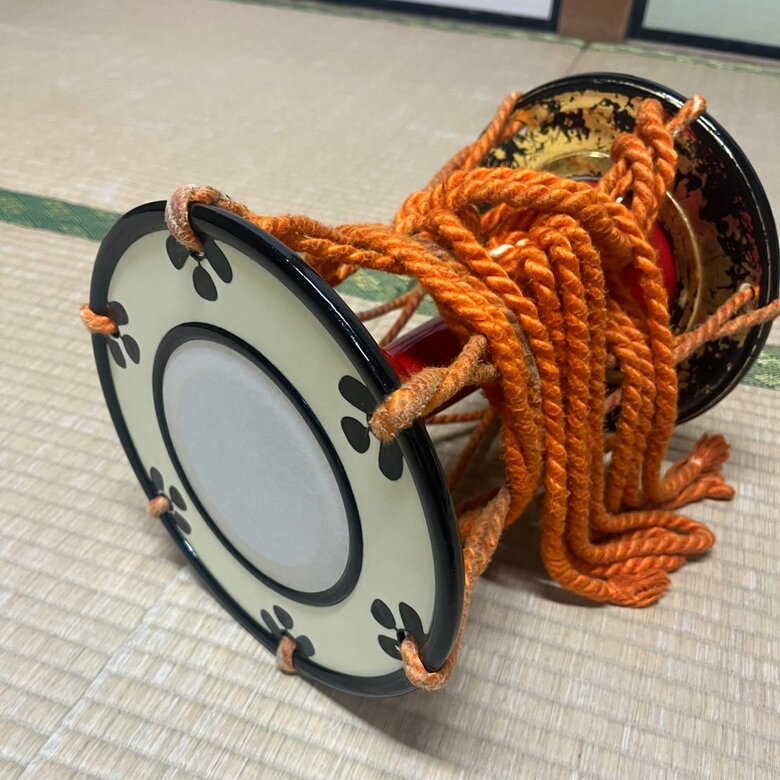 なかなか音が出なくて練習を重ねた小鼓