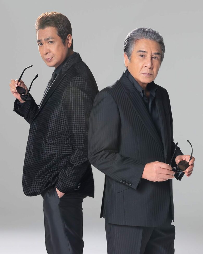 2024年12月には、同じく歌手の弟・山川豊さん（左）と初の兄弟デュエット曲を発表した