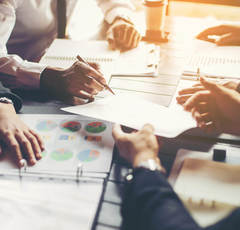 増える残業、のしかかる責任… 会社でママが昇進することに得なんてある？