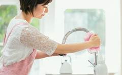 蛇口磨きに隠された手抜き掃除の裏技