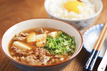 「ご飯泥棒確定です！」筋肉料理人が作る肉吸い風レシピ「見るだけでお腹が空く」