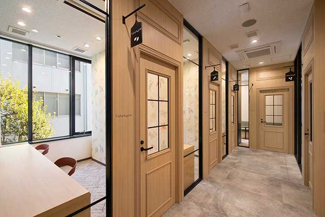 併設される会議室も明るい雰囲気