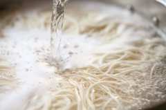 「そうめんが余った…」そんな家庭に伝えたい脱マンネリ料理