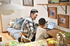 ママの声から生まれたスーパーフレックス制度で社員に寄り添うOKUTAの取り組み