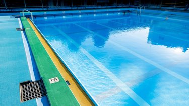 《紙のプールカードを忘れ水泳できず》保護者からは「プレッシャー」の声 アプリ化の動きもある中で「デジタル化の課題は」