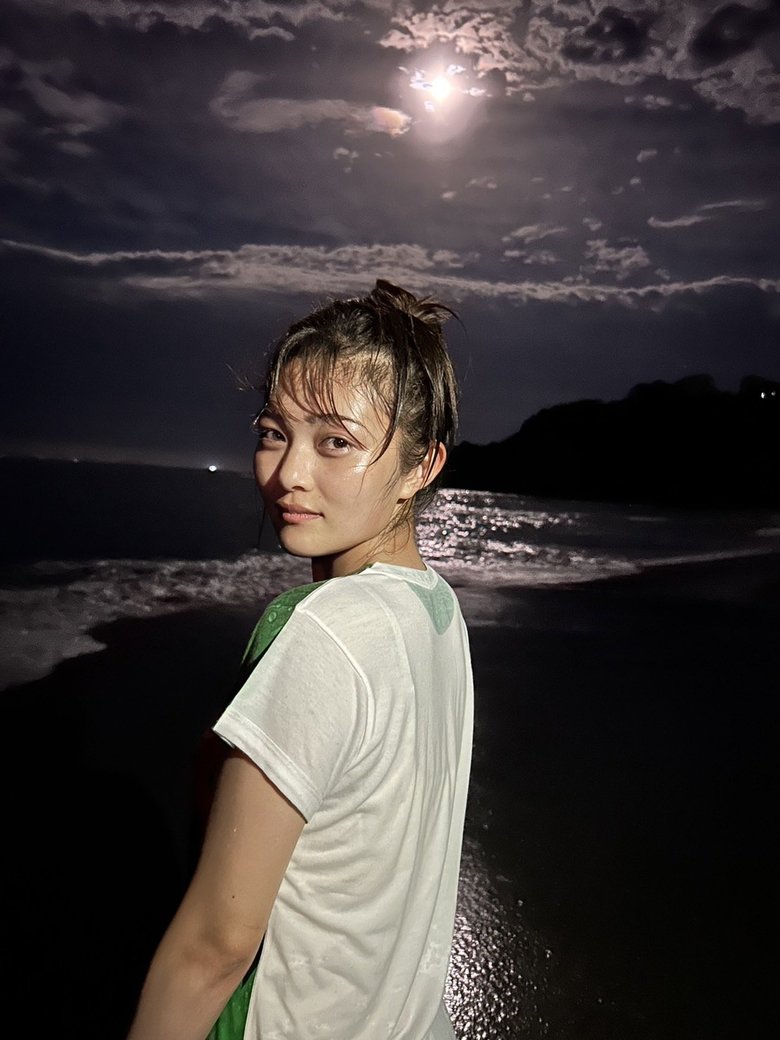 23歳になり大人っぽい魅力もましてきた井上さん