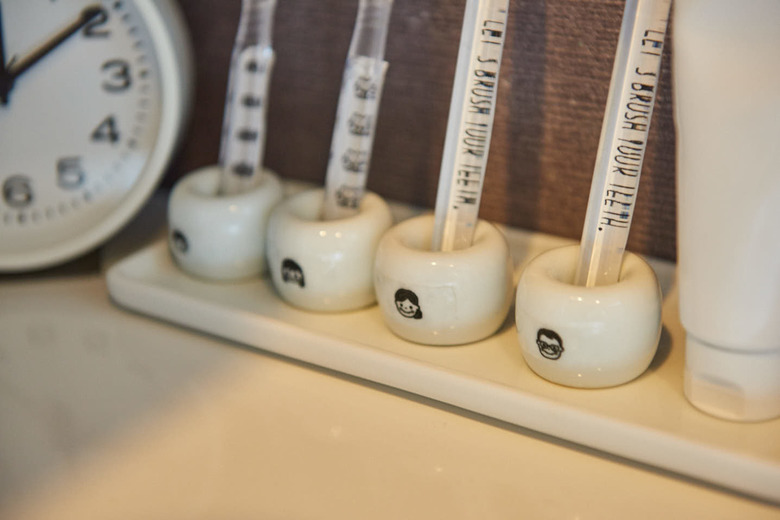 ▲例えば「無印良品」の歯ブラシスタンド。これが本来の使い方。