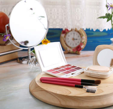 色が濃いだけで厚化粧!?ベージュの口紅に気づかない男の力量