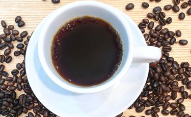 なぜコーヒー豆は焙煎するのか？「深煎り」と「浅煎り」の違いがわからない
