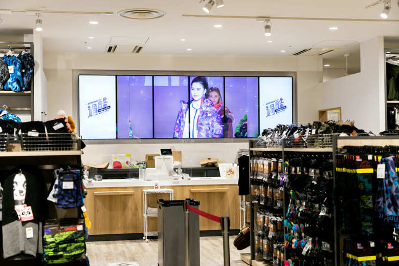 ワークマン女子のレジ前