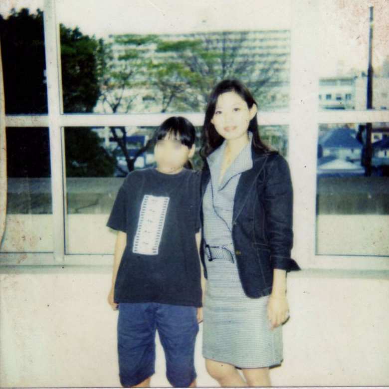 児童相談所勤務時代の山脇さん。虐待の連鎖を止めるためには若年層へのアプローチが必要だとの思いから退職、女性のための相談所を開設した。