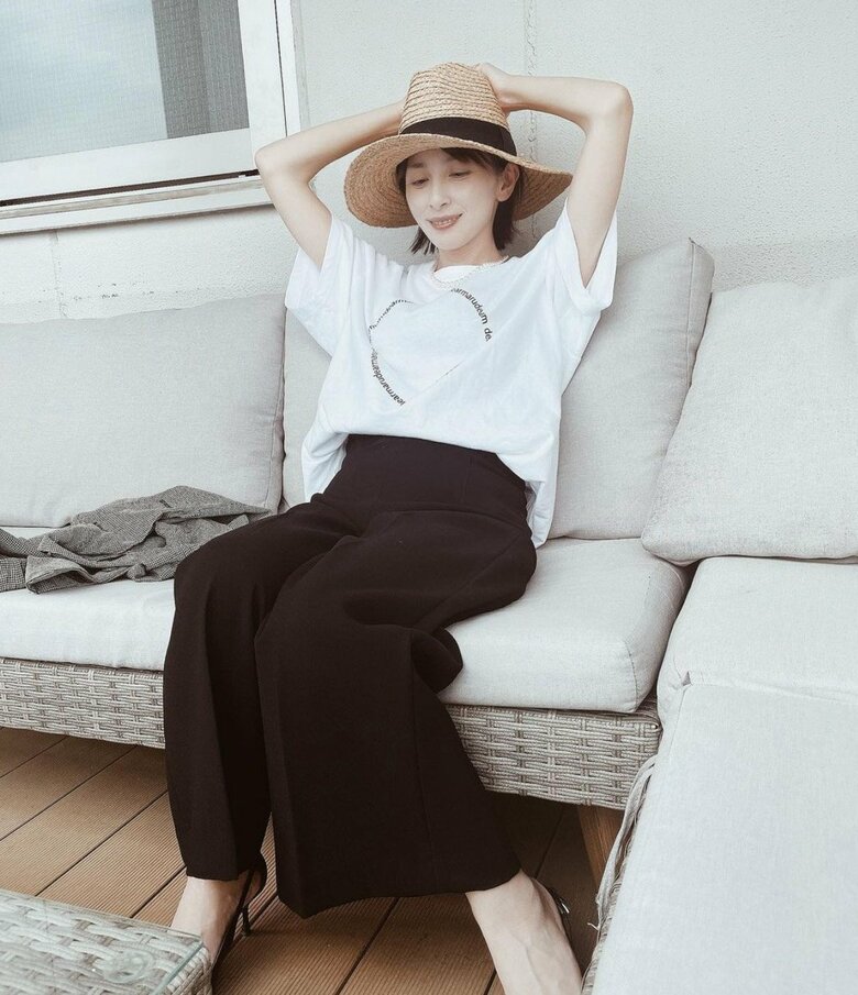 カジュアルな装いでリラックスタイムのひととき