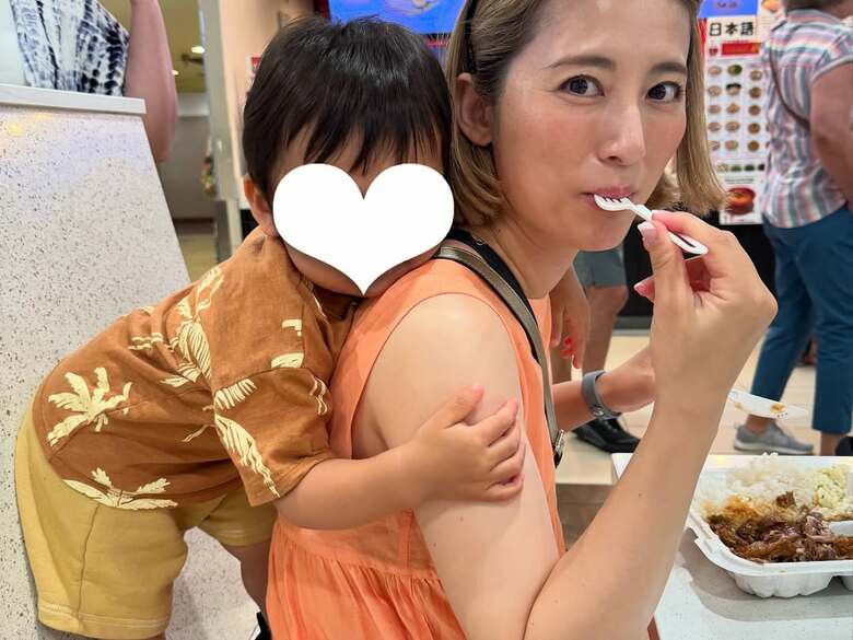 福田さんに甘える息子さんと幸せな一枚