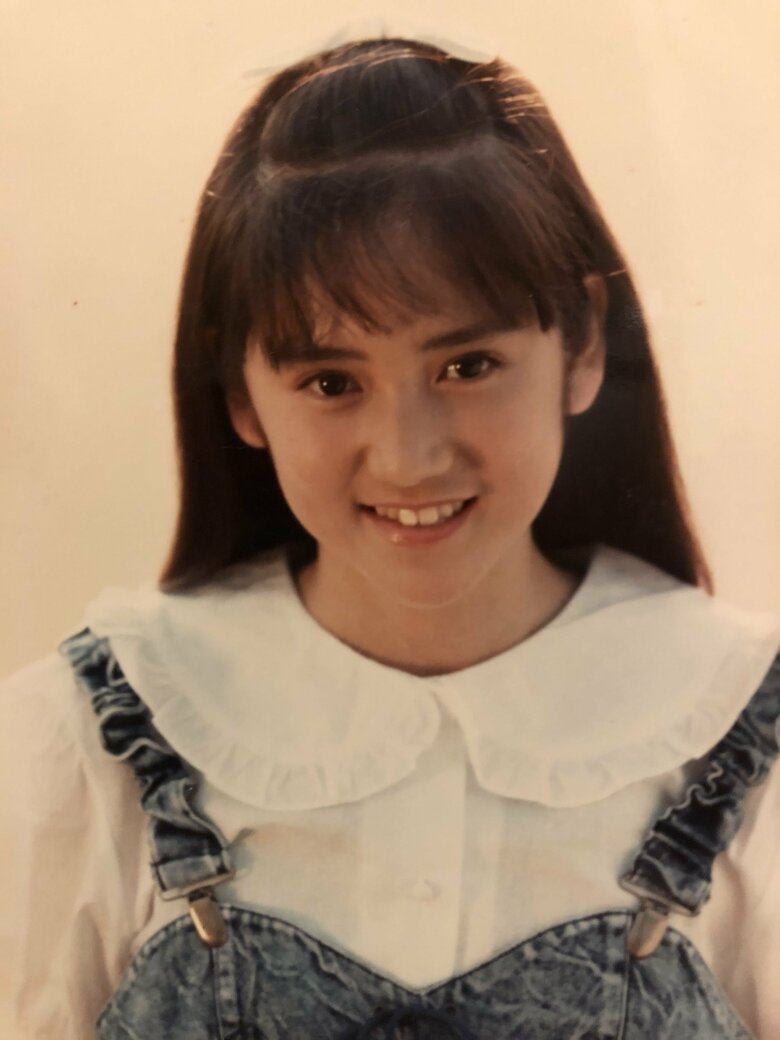 デビュー当時のロングヘア姿