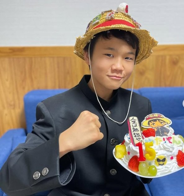 高校受験を控えるゆたぼんさんにお母さんがケーキを手作り