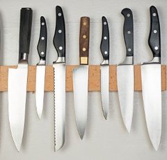 初めて買う包丁とまな板…正しい選び方って答えられる？