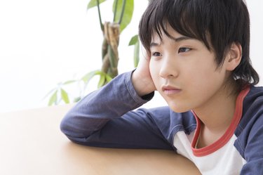 高学年息子のイライラ言葉…反抗期にはどう対応すべき？【心理士に聞く】