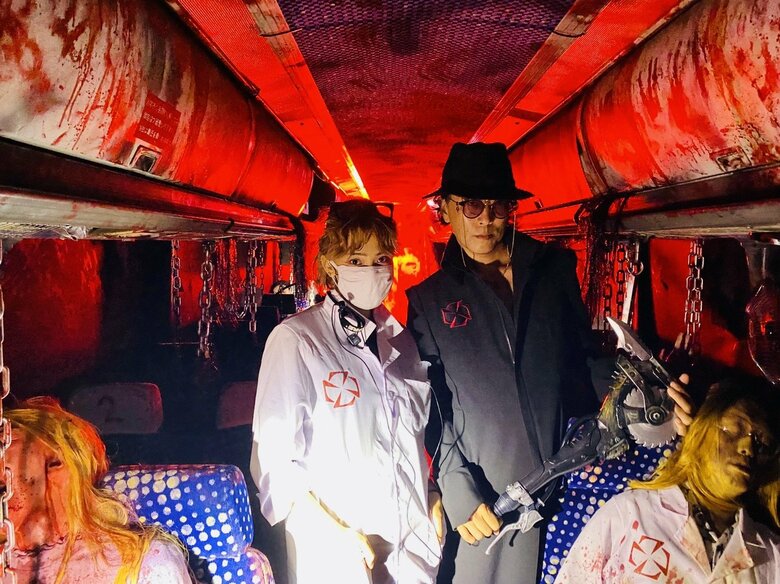 2021年にハワイで運行開始したバス型お化け屋敷「GHOST BUS」車内の様子
