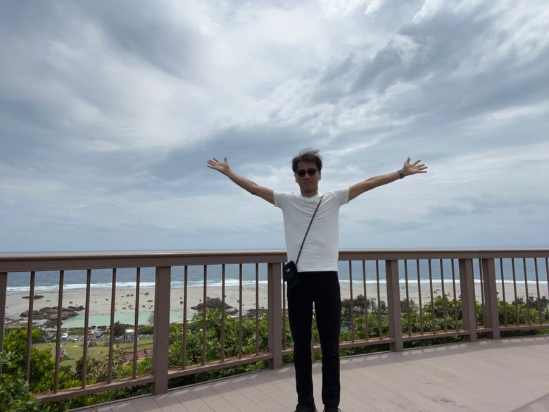 スマホを活用しながら、連日、講演活動で全国各地を飛び回る丹野さん