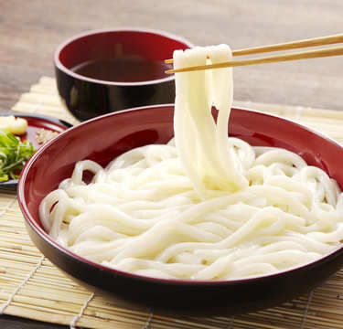 「丸亀製麺」社長直伝の釜玉うどんアレンジ法に「見てるだけでよだれが…」