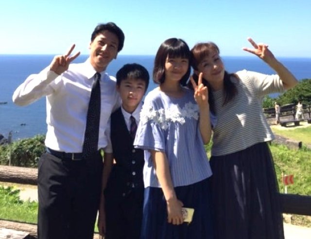 家族4人で（2017年）