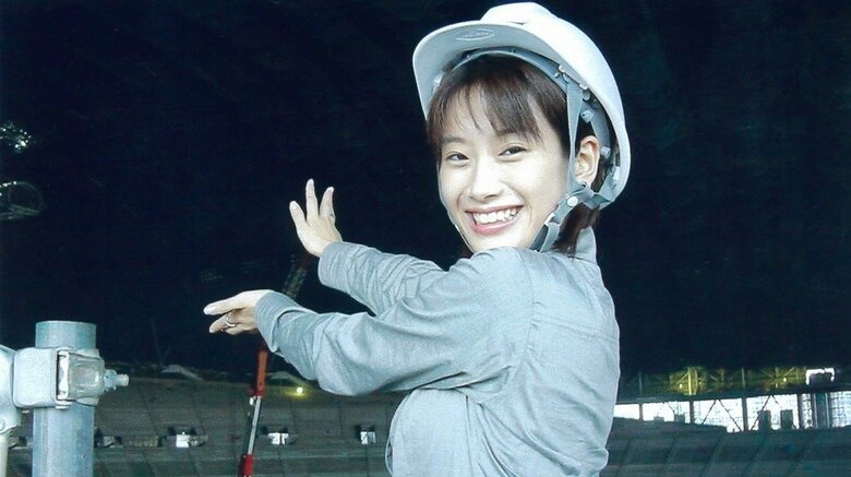 アナウンサー時代、取材中の一枚（写真提供：大橋さん）