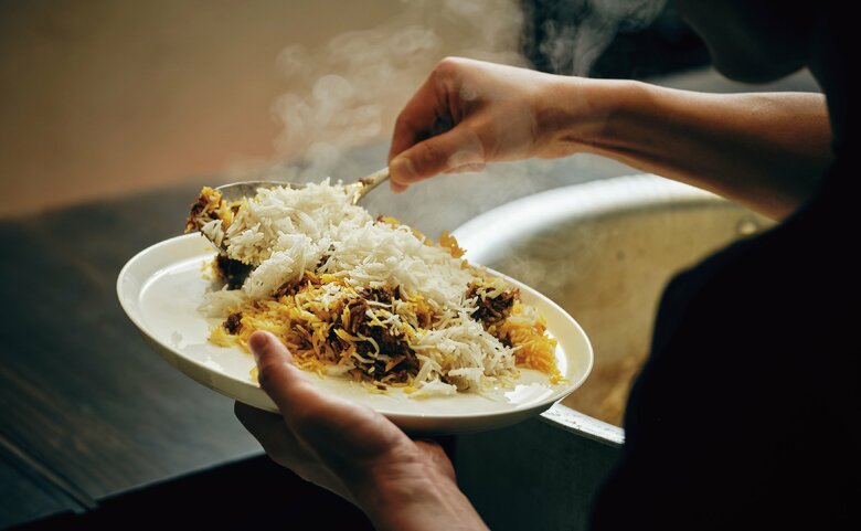 ビリヤニはインドでは主流のバスマティライスを使った「スパイスの炊き込みごはん」