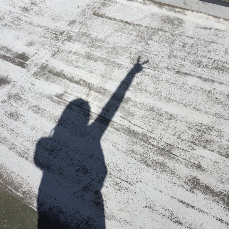 点滴が外れてウォーキングの許可が出たので久しぶりに動くために階段で屋上まで登って15分歩いた