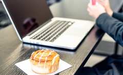 職場の“お裾分け文化”に困惑の声も「お返しが欲しくてやってるわけじゃない」