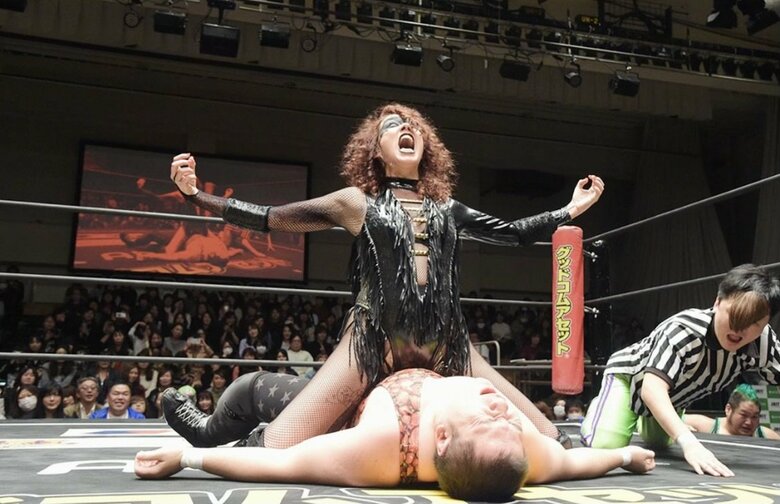 DDTプロレスでプロレスラーとして活躍