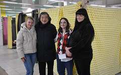 「安心して泣き出す女性も」ウクライナ避難民に間仕切りを届ける日本人建築家